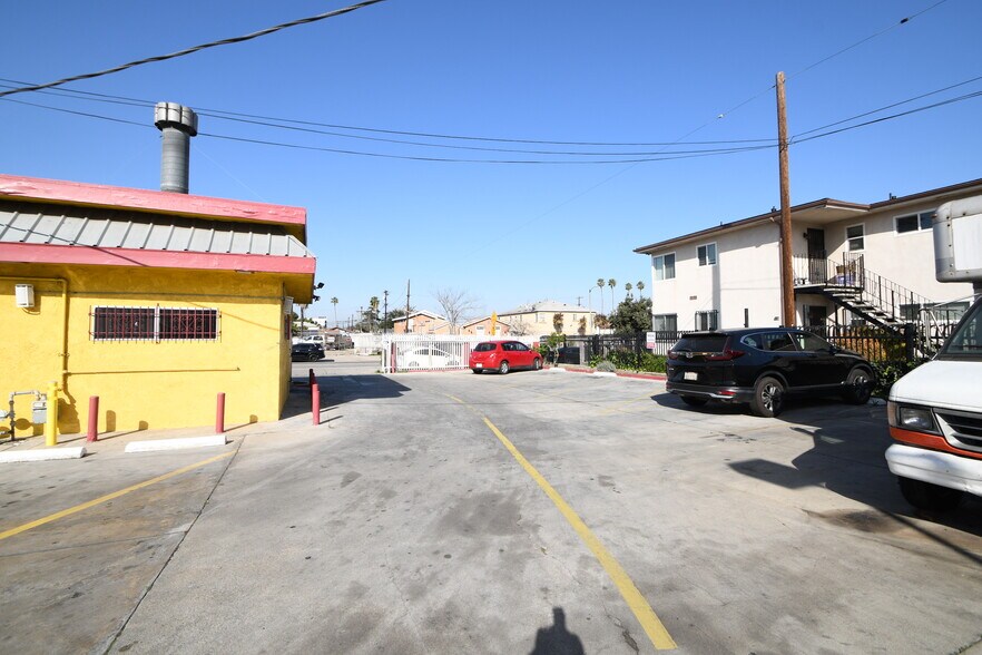 More Photos Of 8300 S Western Ave, Los Angeles General Retail For Sale