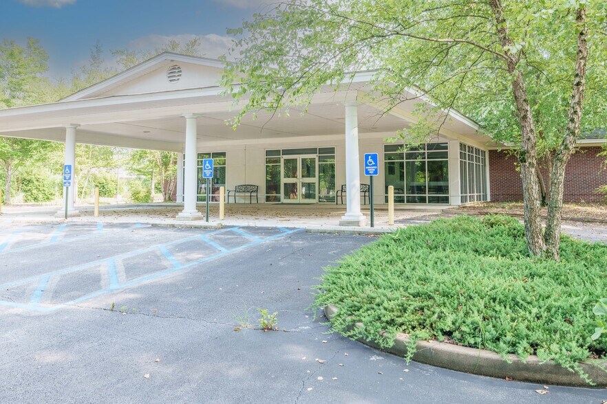 More Photos Of 727 Cox Creek Pky, Florence Healthcare For Sale
