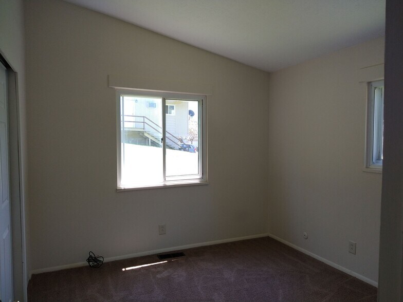 More Photos Of 814 S Jenkins Blvd, Akron Multifamily For Sale