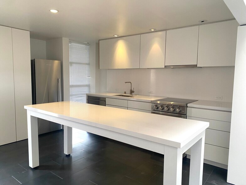 More Photos Of 1312-1318 Pacific Ave, Venice Apartments For Lease