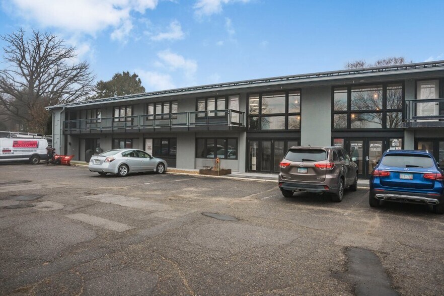 Primary Photo Of 810 N Lilac Dr, Golden Valley Office For Lease