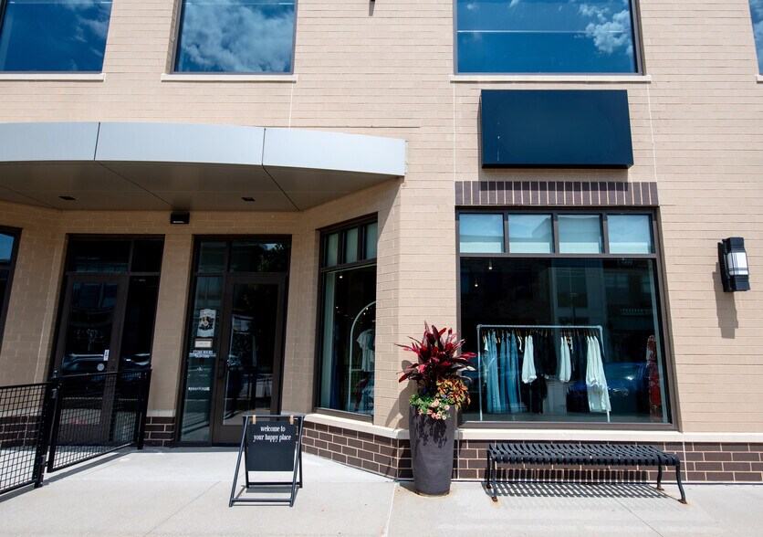More Photos Of 1450 SW Vintage Pky, Ankeny General Retail For Sale