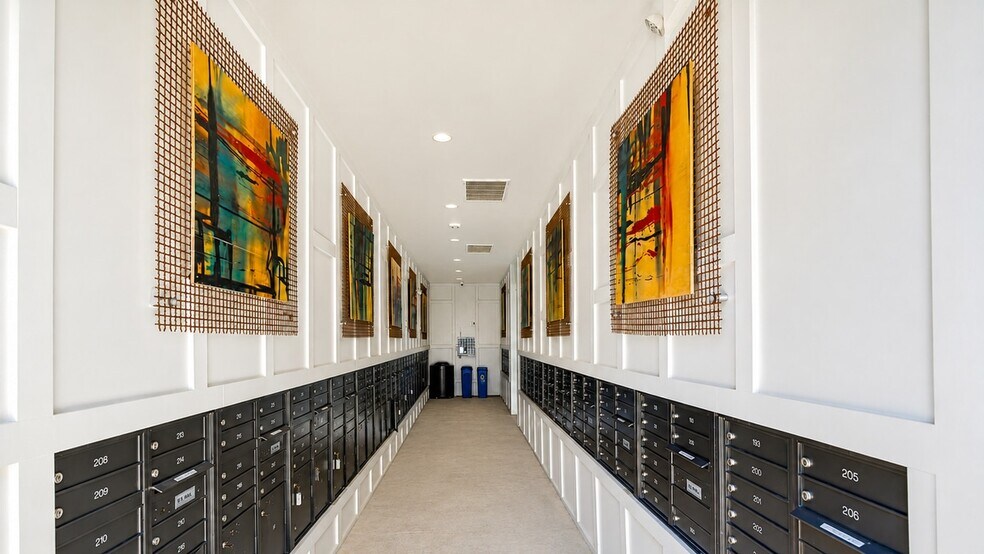 More Photos Of 660 Yorktown St, Dallas Apartments For Sale