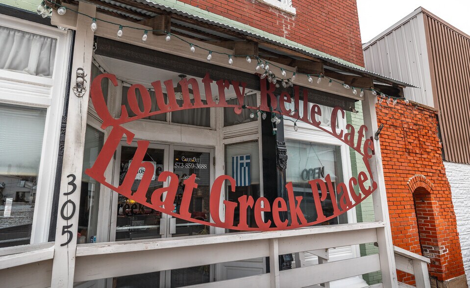 More Photos Of 305 S Alvarado Ave, Belle General Retail For Sale