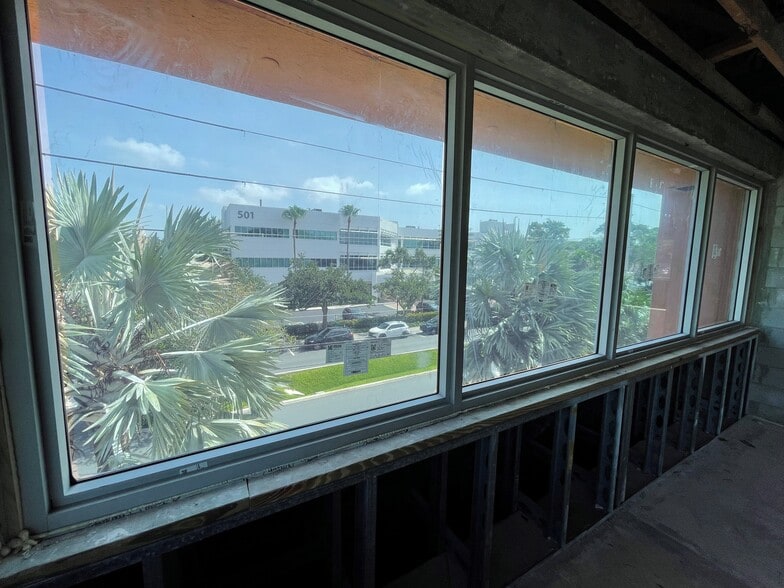 More Photos Of 500 SE Osceola St, Stuart Medical For Sale