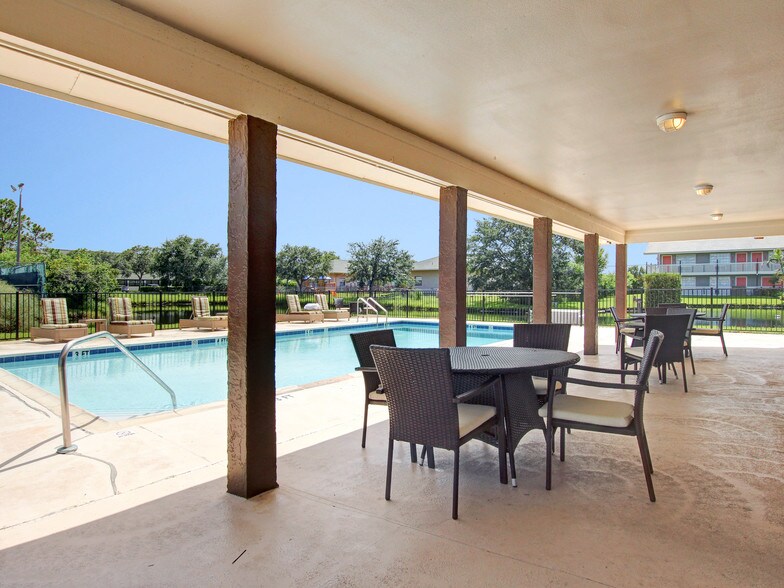 More Photos Of 3220 S Fiske Blvd, Rockledge Hotel For Sale