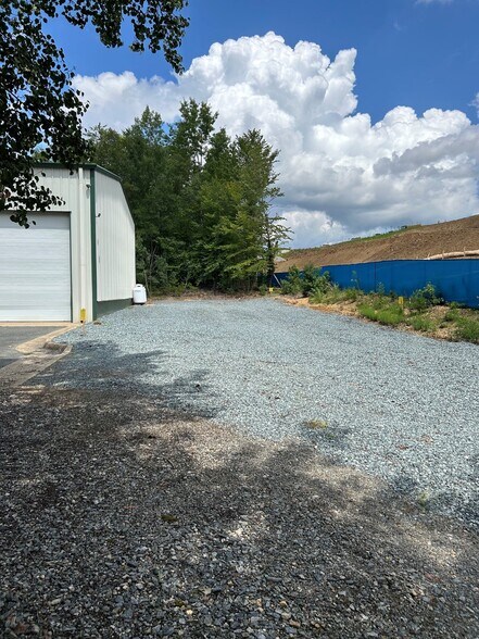 More Photos Of 22 Enterprise Ct, Fredericksburg Warehouse For Sale