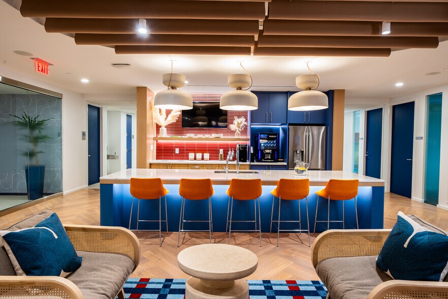 More Photos Of 1750 Tysons Blvd, McLean Coworking Space