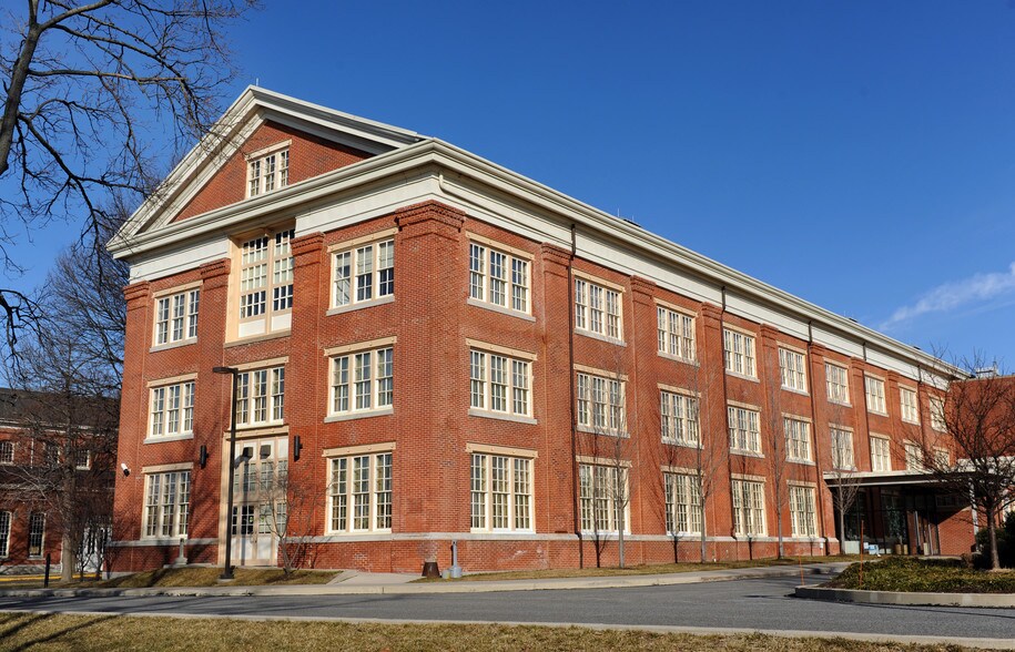 More Photos Of 5101 S Broad St, Philadelphia Office For Lease