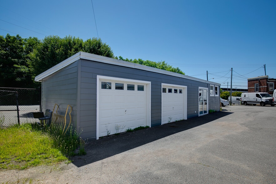 More Photos Of 1726 Altamont Ave, Richmond Warehouse For Lease