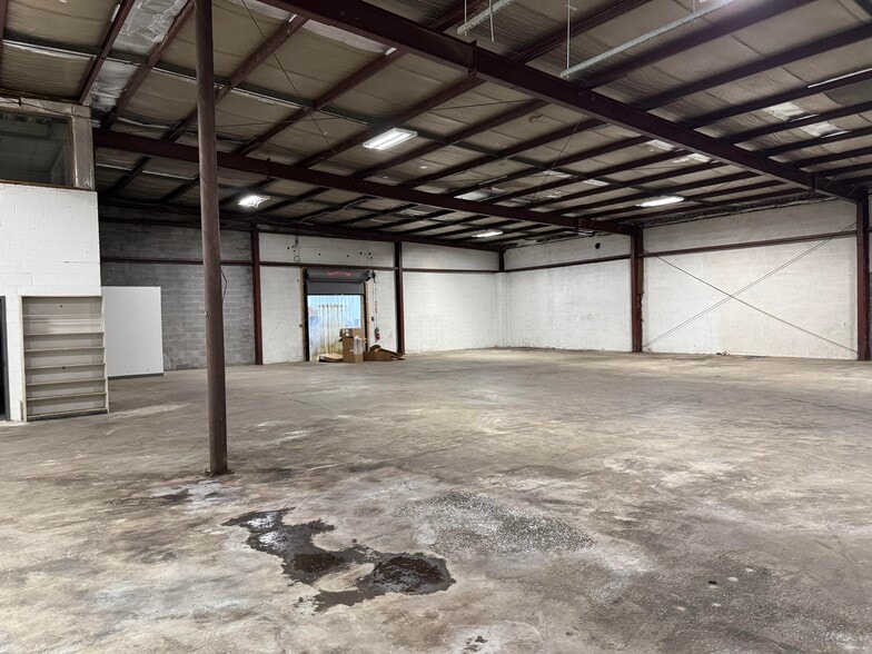 More Photos Of 205 Brick Kiln Rd, Winchester Warehouse For Sale