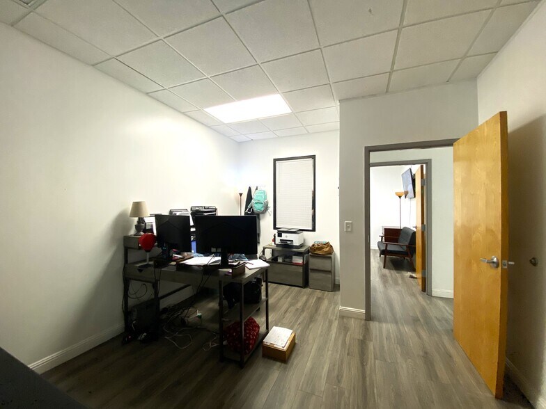 More Photos Of 116 Cromer Rd, West Columbia Light Distribution For Lease