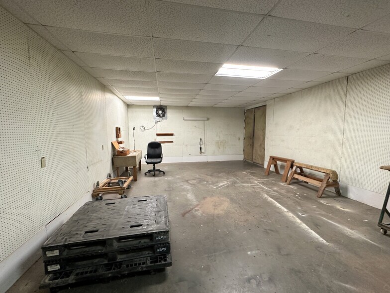 More Photos Of 20075 Malone Rd, Tecumseh Warehouse For Sale