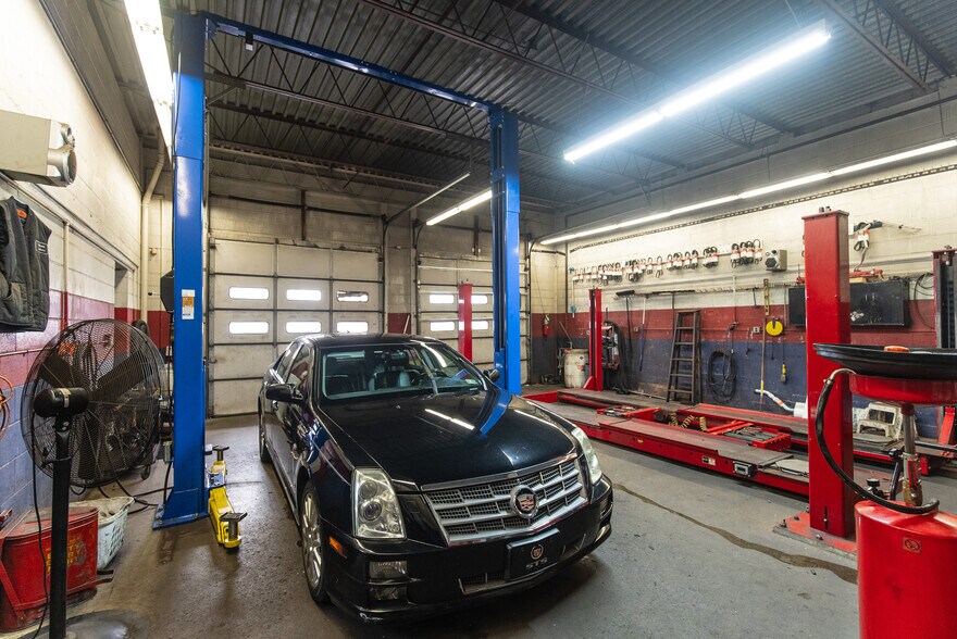 More Photos Of 8685 Torresdale Ave, Philadelphia Auto Repair For Sale