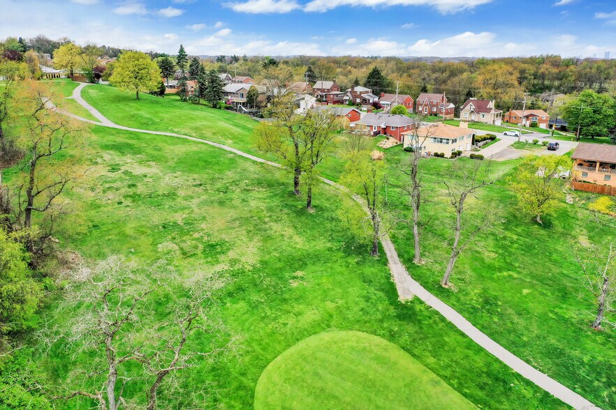 More Photos Of 825 Commonwealth Ave, West Mifflin Land For Sale