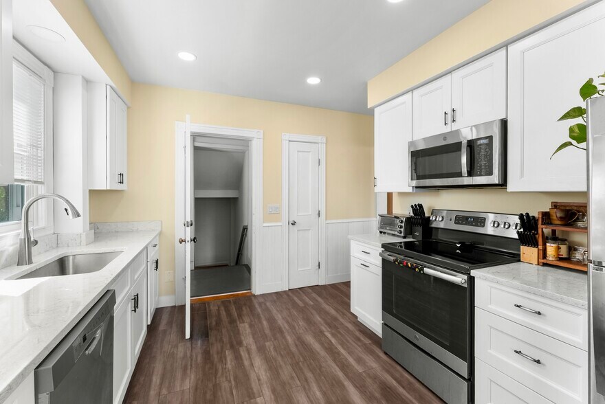 More Photos Of 1358 Smith St, North Providence Office Residential For Sale