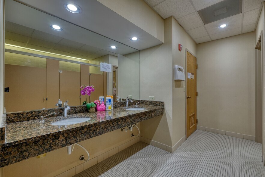 More Photos Of 26750 US Highway 19 N, Clearwater Medical For Lease