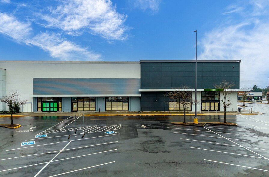 Primary Photo Of 1701 S Commons Rd, Federal Way Department Store For Lease