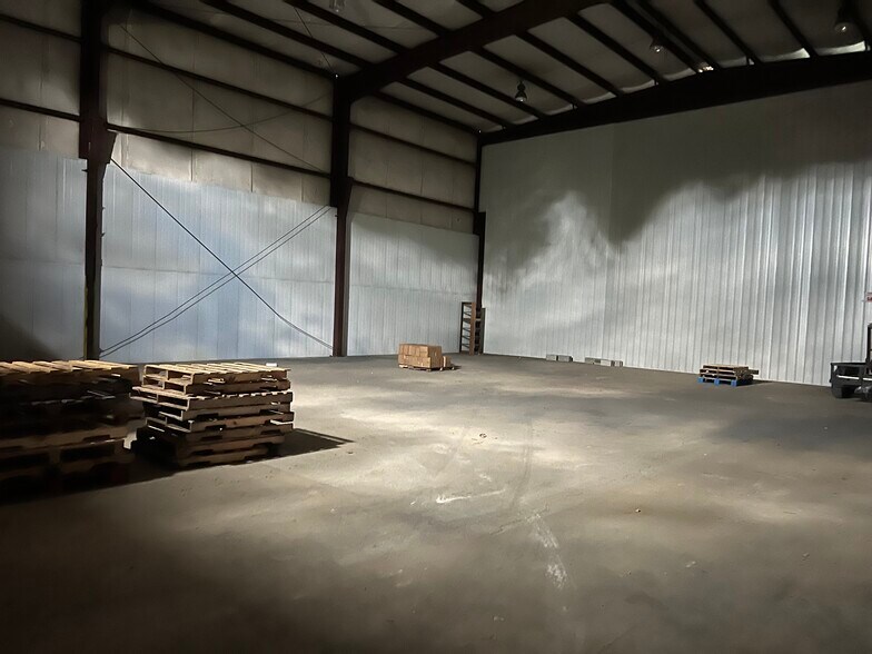More Photos Of 7975 Central Pike, Mount Juliet Self Storage For Lease