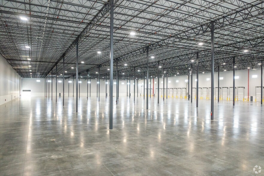 More Photos Of 620 W Commodore Boulevard, Jackson Distribution For Sale