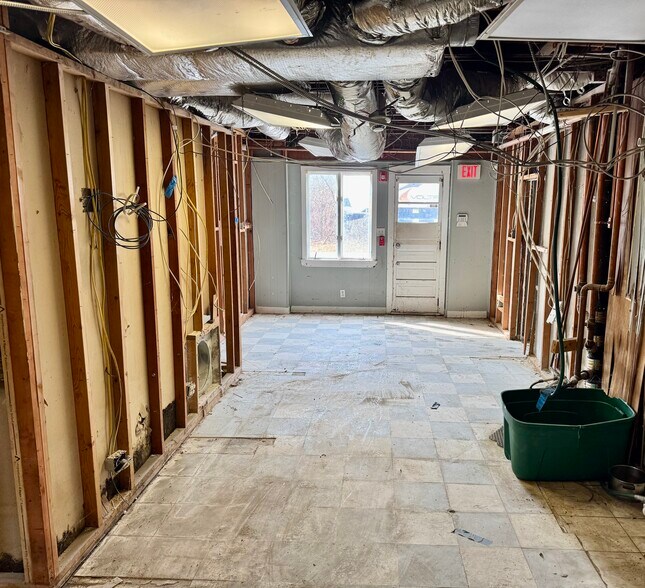More Photos Of 110 Main St, Kingston Office For Sale