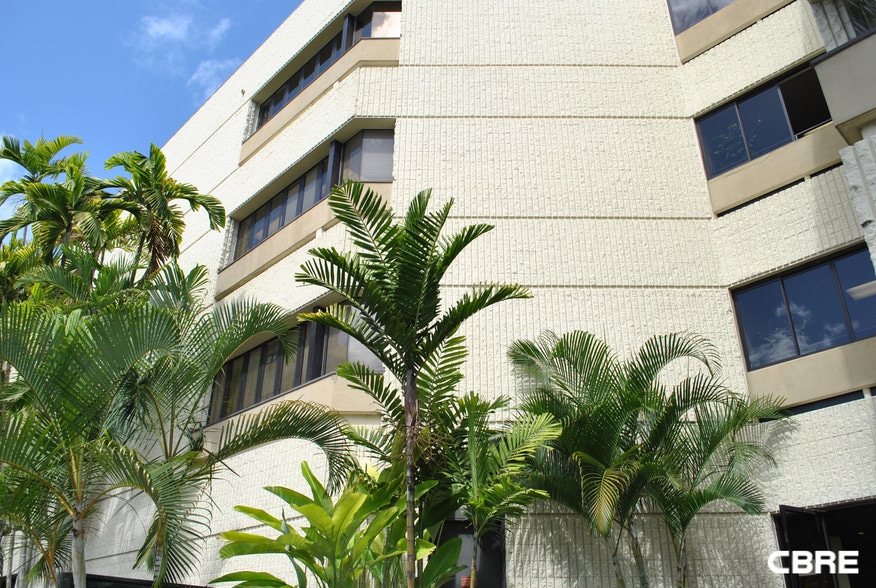 More Photos Of 2228-2230 Liliha St, Honolulu Medical For Lease