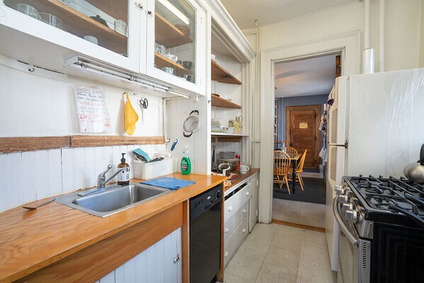 More Photos Of 31 S Highland St, West Hartford Apartments For Sale