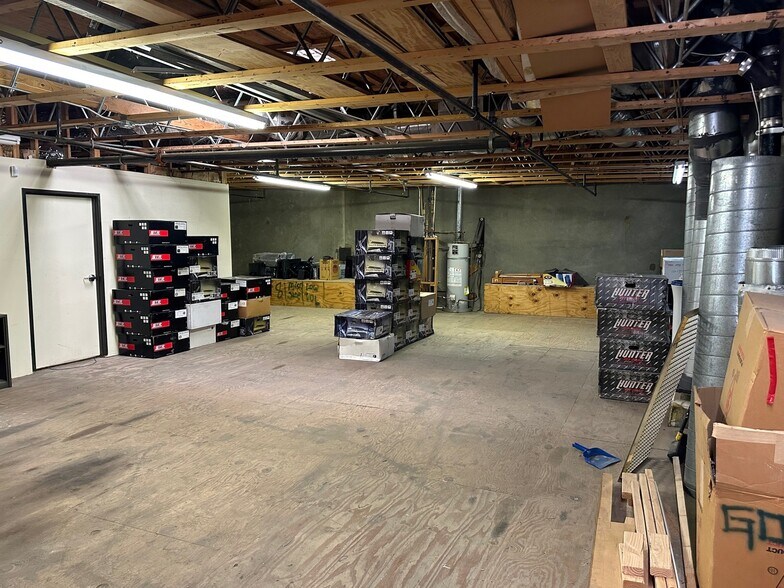 More Photos Of 11930 Goldring Rd, Arcadia Light Distribution For Sale