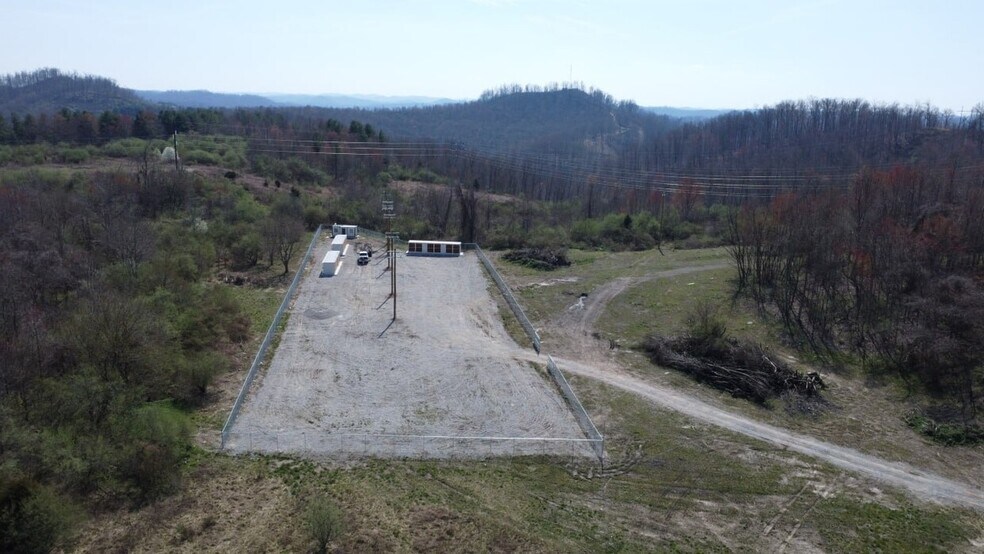 More Photos Of 520 Clay-Leslie Park Rd, Manchester Warehouse For Sale