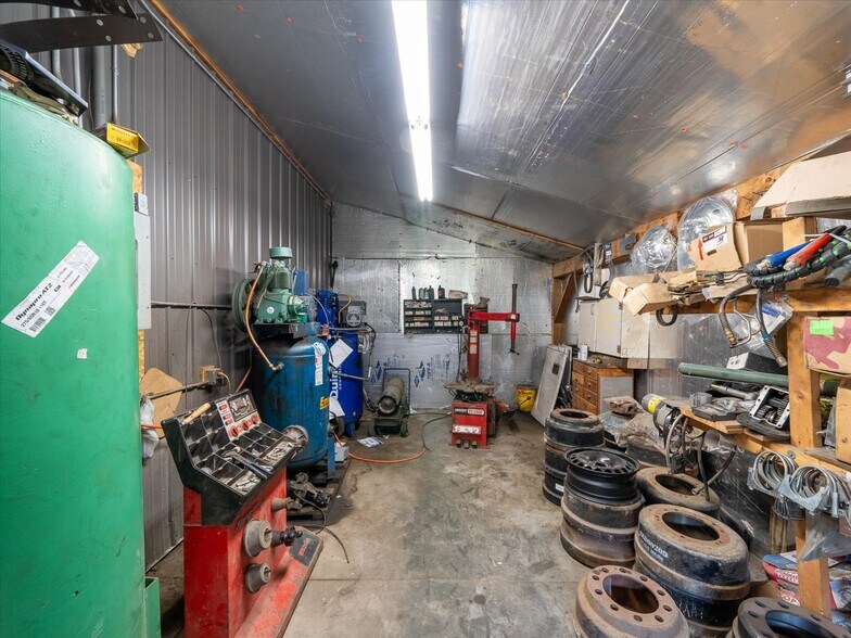 More Photos Of 8383 NY-961F, Arkport Auto Repair For Sale