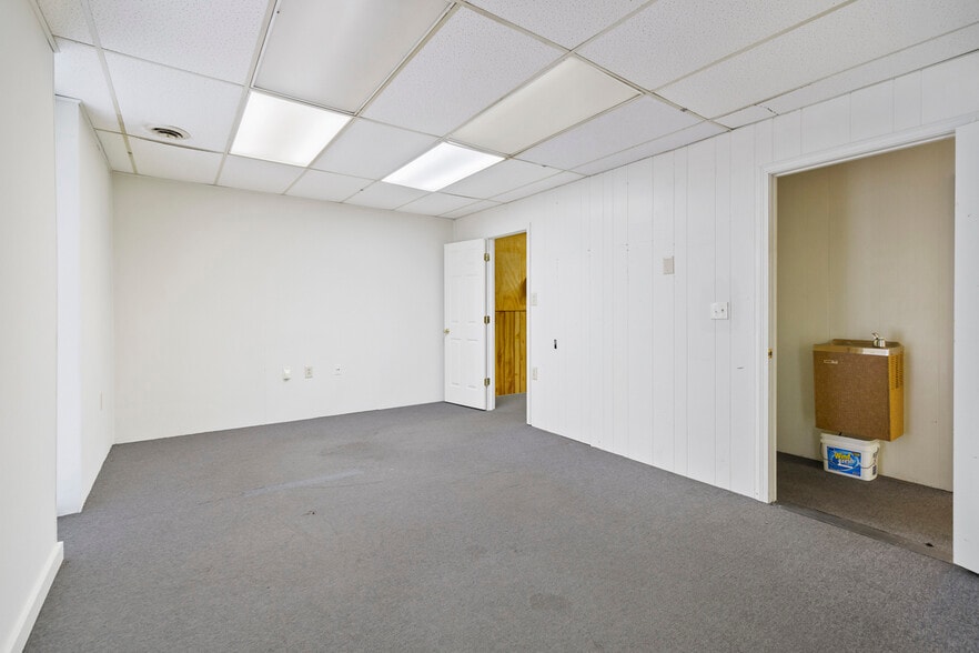 More Photos Of 104 N Dilling St, Kings Mountain Medical For Lease