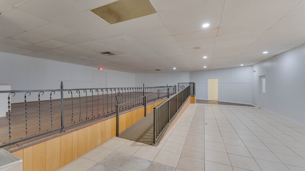 More Photos Of 615 N Main St, Moultrie Flex For Sale