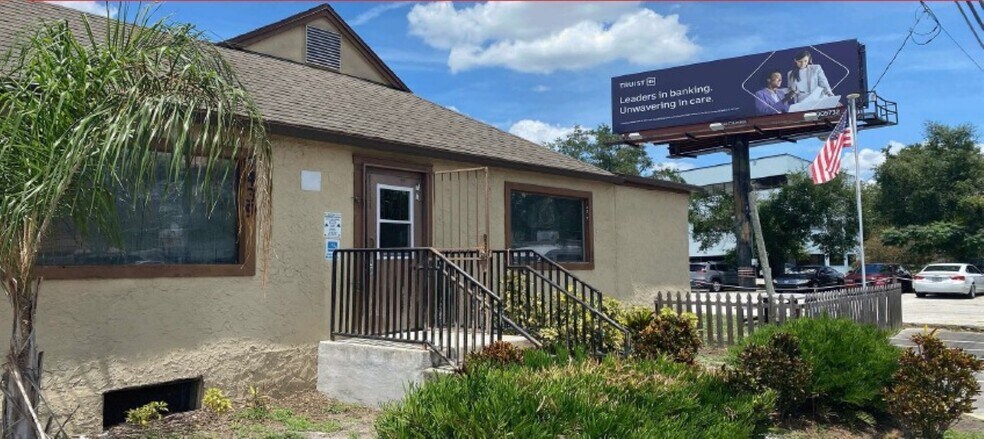 Primary Photo Of 7439 Aloma Ave, Winter Park Restaurant For Lease