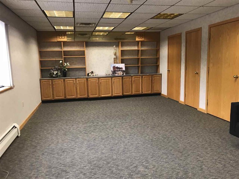 More Photos Of 40 Jericho Rd, Berlin Office For Sale