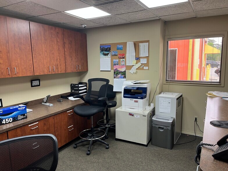 More Photos Of 5013 Park St, Jacksonville Auto Repair For Sale