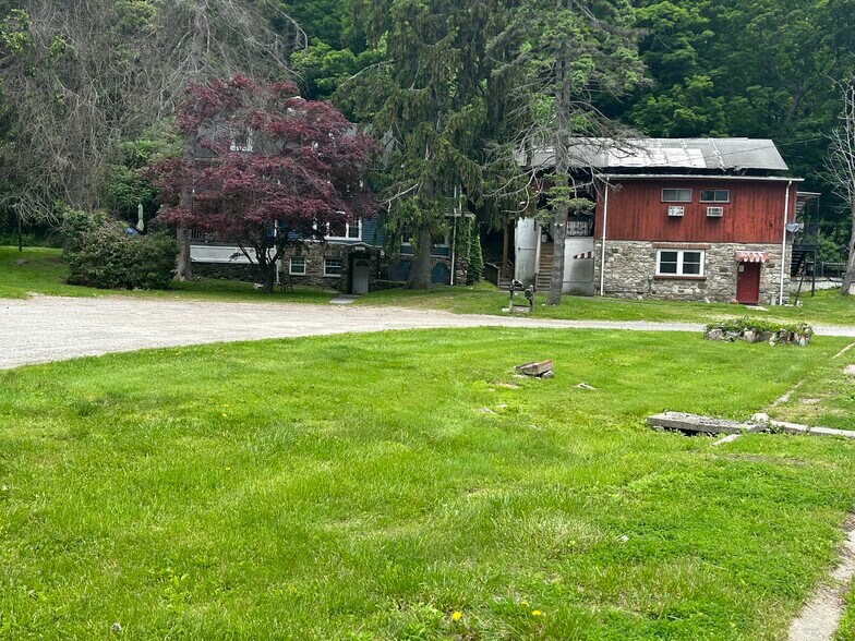 More Photos Of 539-541 Route 52, Kent Lakes Hotel For Sale