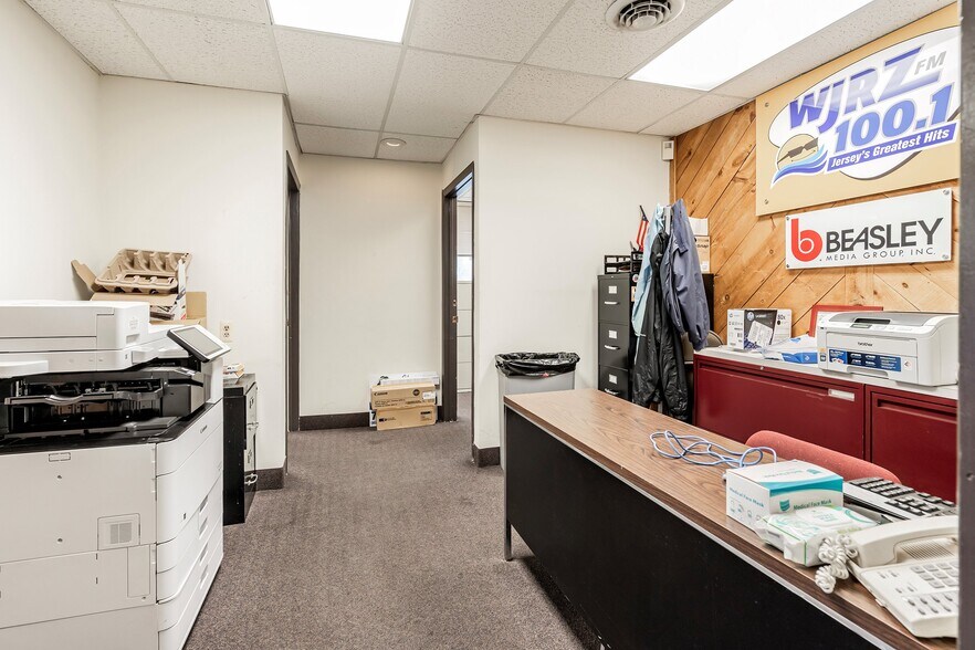 More Photos Of 641 Beach Ave, Stafford Airport For Sale