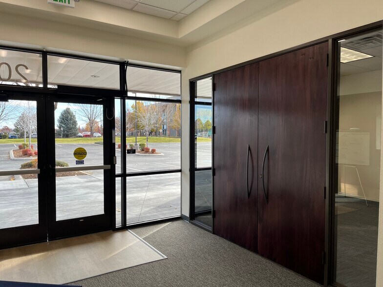 More Photos Of 2041 S Cobalt Point Way, Meridian Office For Lease
