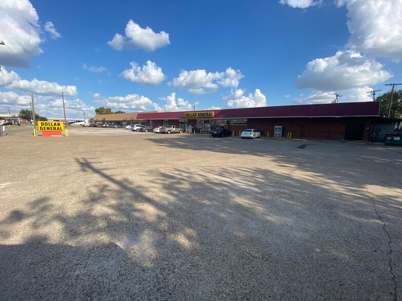 More Photos Of 352 E Belt Line Rd, Wilmer Storefront Retail Office For Sale