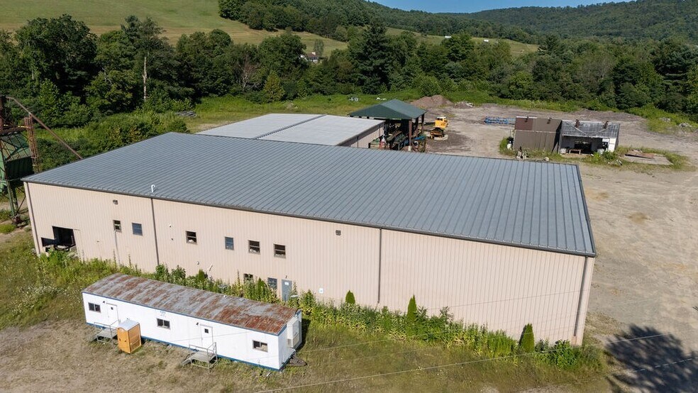 More Photos Of 398 Main St, Roulette Warehouse For Sale