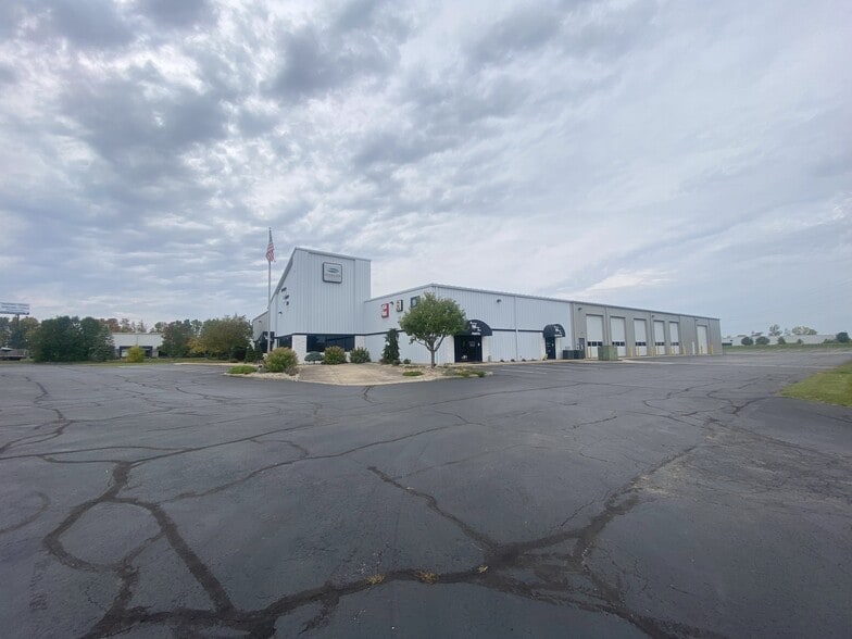 More Photos Of 7605 Commerce Pl, Plain City Service For Sale