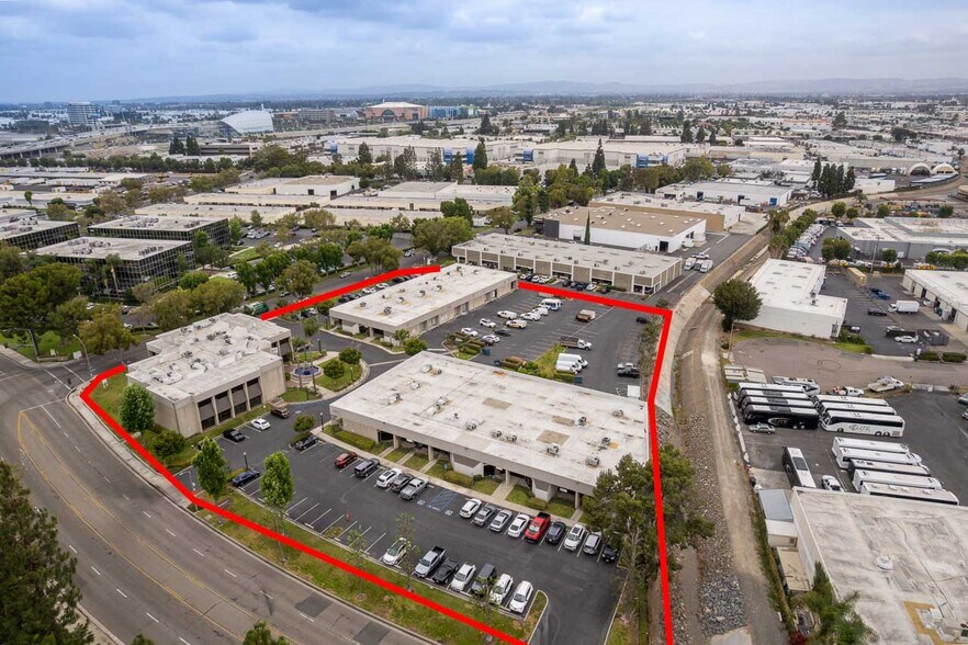 More Photos Of 1717-1745 W Orangewood Ave, Orange Office For Sale