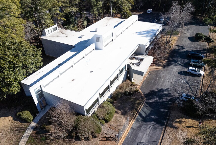 More Photos Of 3516 Covington Hwy, Decatur Office For Sale