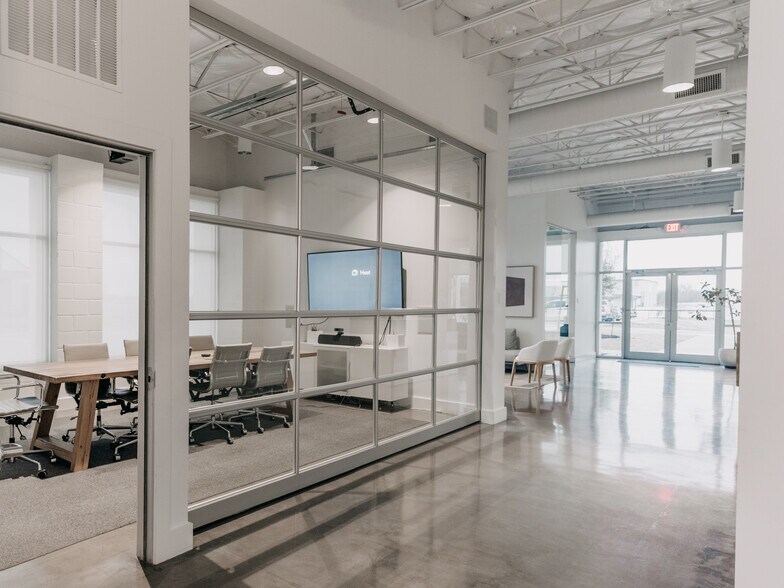 More Photos Of 9555 Harmon Rd, Fort Worth Office For Lease