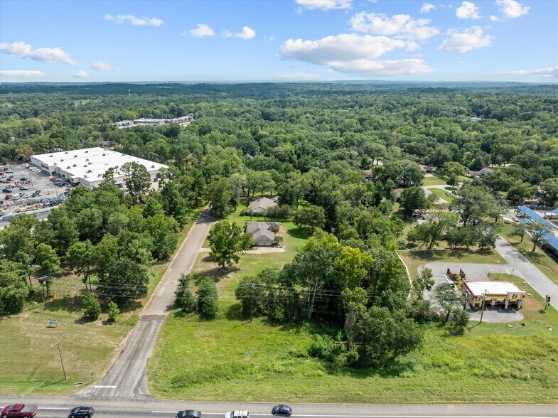 More Photos Of 103 Wesley Dr, Palestine Land For Lease