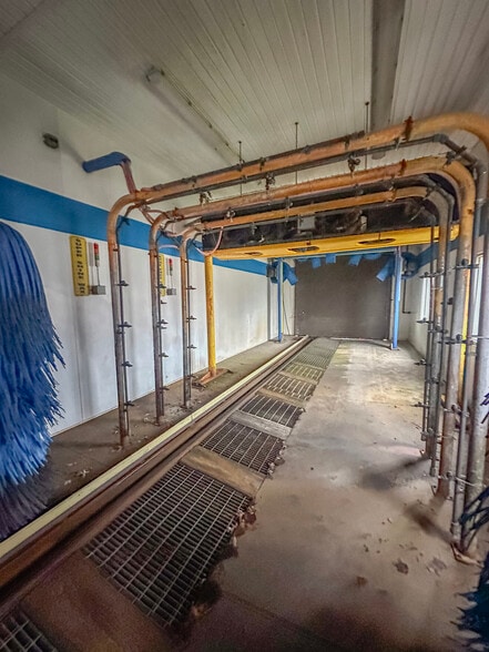 More Photos Of 4180 Sunset Blvd, Steubenville Carwash For Sale