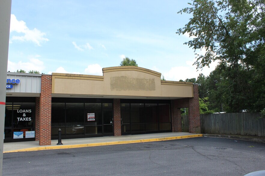 More Photos Of 611-621 Harry C Raysor Dr, Saint Matthews General Retail For Lease