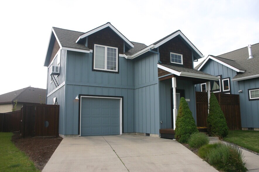 More Photos Of 20826 NE Sierra Dr, Bend Apartments For Sale