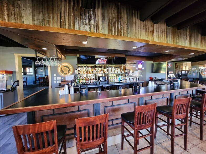 More Photos Of 2855 29th Ave, Birchwood Restaurant For Sale