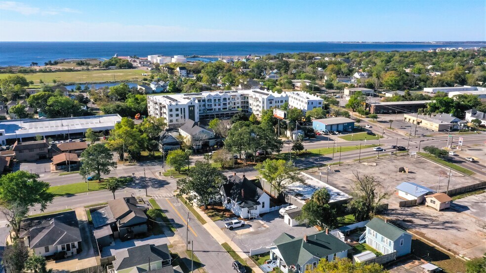 More Photos Of 700 W Garden St, Pensacola Freestanding For Lease